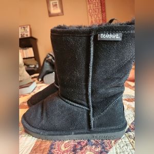 Size 6 women's black bear paw boots